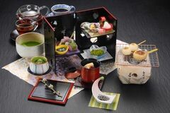 ホテルマイステイズプレミア成田 成田で珍しい和のアフタヌーンティー、日本料理あづまで展開中