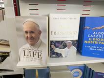 前教皇、惜しむ声今も