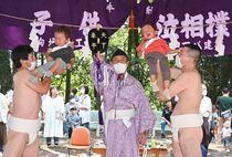 泣き相撲盛大に　鹿沼