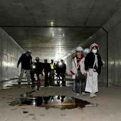宇都宮の地下河川「越戸川バイパス」工事現場を初公開　完了後は入れない地下空間も　都市冠水防ぐ取り組み学ぶ