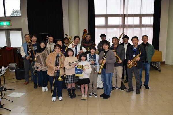 初の定期演奏会に臨むＷＯＣメンバー