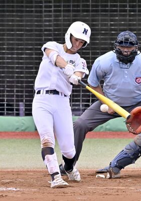勝負強い打撃で強力打線をけん引する佐野日大の田崎