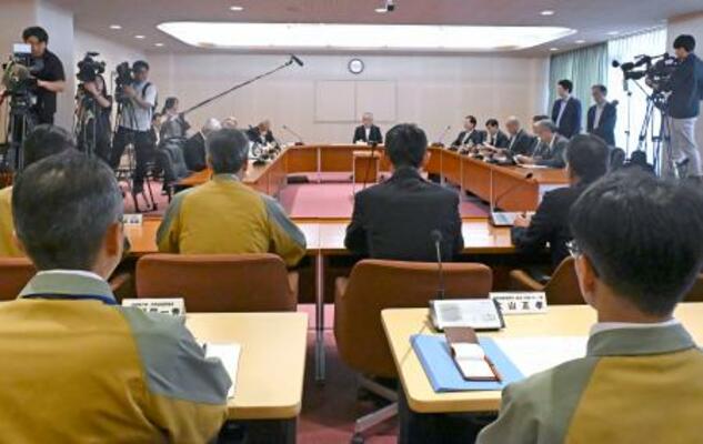 静岡県御前崎市議会が開いた原子力対策特別委員会臨時会合=9日午前