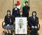 推進キャラクターの公募で入賞した高校生ら＝３日午後、県公館