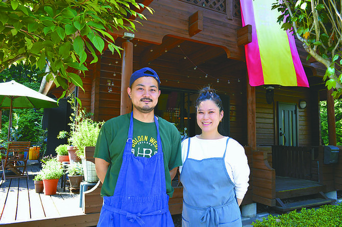 オーナーの矢内一成さんと夏実さん夫妻