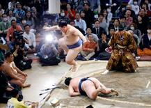 大の里、８連勝で勝ち越し