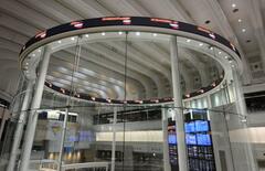 東証、午前終値は５万２９３１円