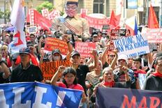 フィリピン汚職全容「説明しろ」