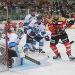 バックス３連覇に王手、横浜に６ー３　多彩な攻撃でリード許さず　アイスホ…