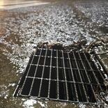 道路側溝のふた、なぜこんなに重い？　業界団体、自治体に聞く　１個47キ…