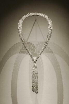　「ネックレス」（１９２９年　（Ｃ）Ｖａｎ　Ｃｌｅｅｆ＆Ａｒｐｅｌｓ）（提供写真）