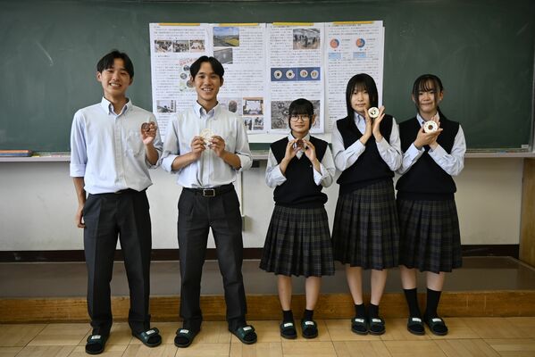 高校生ポスターセッションに出場した足利南高の5人。左から斎藤愛晃さん、斎藤優光さん、西垣内愛香さん、吉永和華さん、稲岡凜さん