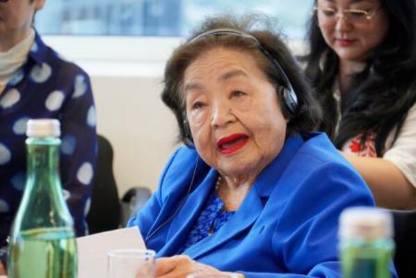 被爆体験を証言するサーロー節子さん=17日、ウィーン(共同)