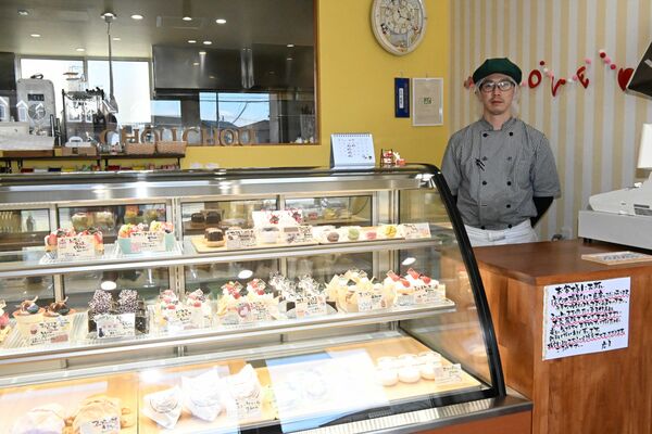 店頭に立つ若林さん