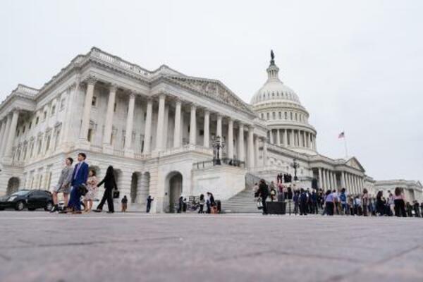 　米連邦議会の議事堂＝９月３０日、ワシントン（ＡＰ＝共同）