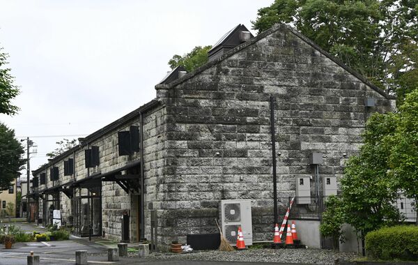 もともとは製麻工業大手の工場倉庫として活用されていた石蔵