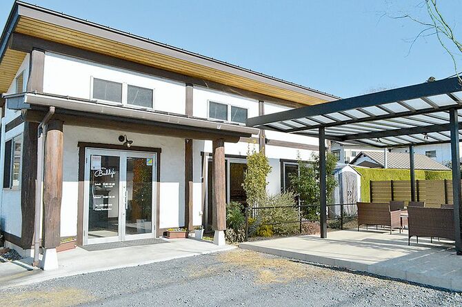 天気がいい日は気持ちのよいテラス席も