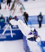 モーグル堀島首位、冨高５位通過