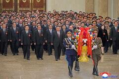 金正恩氏、太陽宮殿を訪問