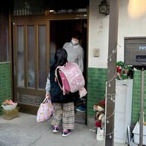 提言①発見、支援、つながり続ける仕組みの充実を　寄り添いのバトン 地域に