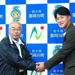 ヤクルト6位指名の石井巧(NTT東日本)、地元・那珂川町で活躍誓う 「1軍で兄弟対決を」と期待も