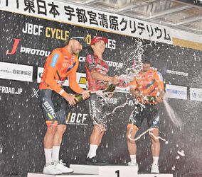 宇都宮清原クリテリウム、地元ブリッツェン勢が4年ぶり頂点 チーム力の勝利、エース岡篤志を全員でサポート