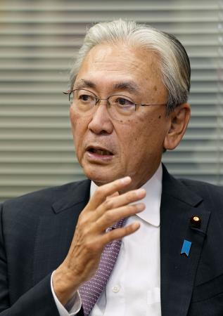 　インタビューに答える古屋圭司氏