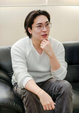 　「鉄雄は今まで演じてきた役と違って、素の自分に近いキャラクター。自然体で取り組めそう」と話す松下優也