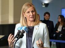 ３月までに「明確な決定」