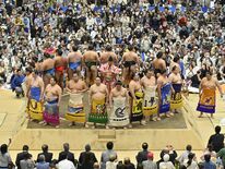 大相撲春巡業宇都宮場所　「満員札止め」約4500人が熱い声援　宇都宮出…