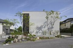窓の向こうに広がる「自分だけの森」 〜自然と溶け合う暮らしが、心を健やかにする〜