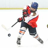 今市ボンバーズがＶ、有終飾り笑顔　アイスホッケー・日光ライオンズクラブ杯　小学Ｂは清滝ドラゴンに栄冠