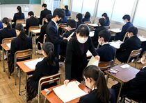 県立高入試　8888人受験