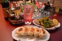 【よるのみや】生きてる餃子バリス