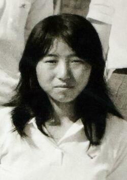 被害者の夫の部活動に押しかけ