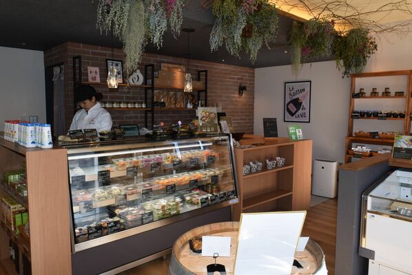 「マルシェ・ド・アルページュ」の店内＝宇都宮市