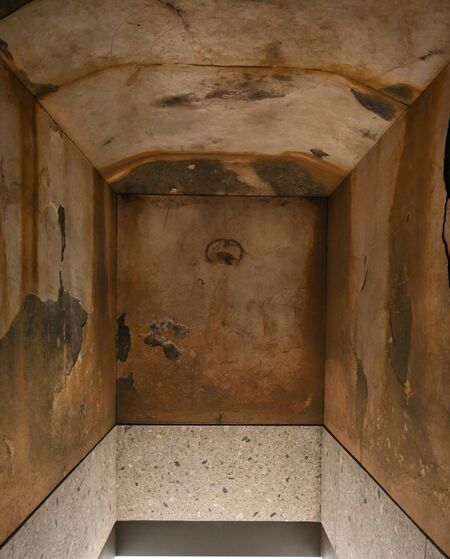 原寸大に復元されたキトラ古墳石室模型