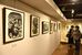 約130点の作品や資料が並ぶ鈴木賢二の作品展