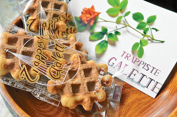 素朴な味わいが人気でどんなシーンにもお茶菓子としてぴったり。日持ちは3カ月
