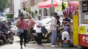 Z世代の若者、暫定政権に不満