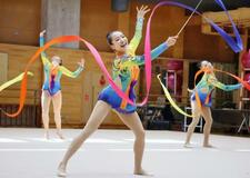 世界新体操で「必ずメダルを」