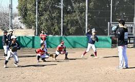 児童１５０人、野球のこつ学ぶ