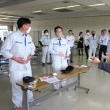 女性が働きやすい職場へ　宇都宮・渡辺建設が研修会　男性管理職らが生理痛体験など