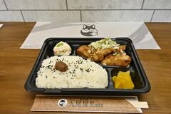 甘口、濃い口の油淋鶏　油淋鶏弁当（シングル）　テイクアウト専門店九尾屋Ｅａｔｓ（那須）