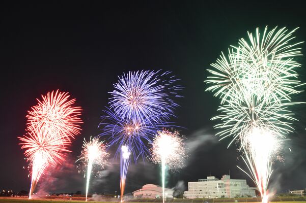 ４年ぶりに通常開催された小山の花火