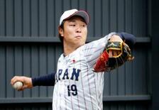 高橋宏、精力的に投球練習