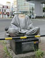 愛媛県警警察官、秀吉像を損壊か