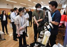 ２１事業所が出展 介護用品を紹介