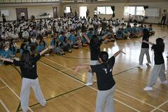 ダンスや音楽 若者同士交流