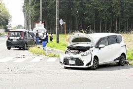栃木市の県道で交通事故　女性が死亡